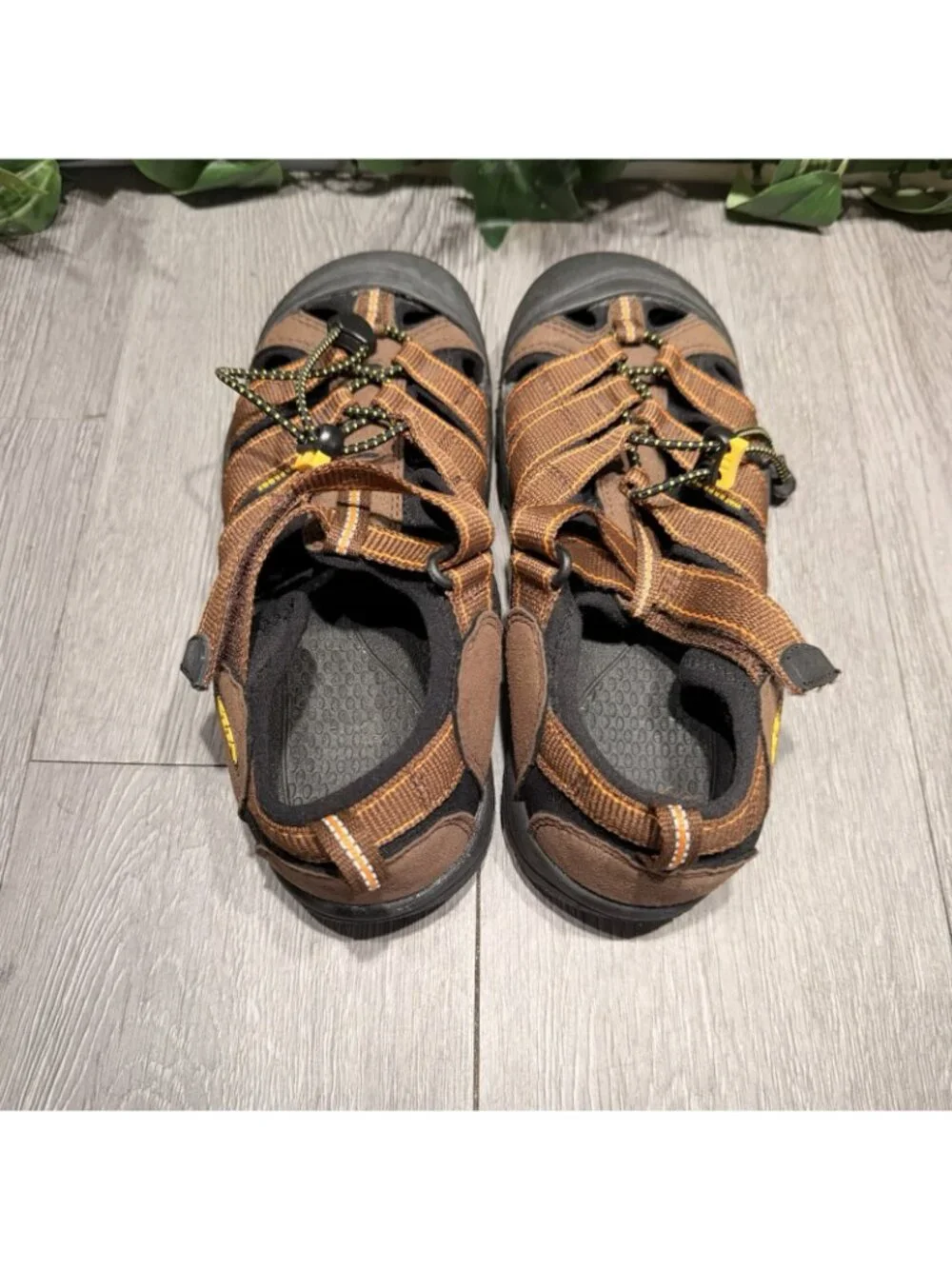 Keen Newport H2 Little Boy Sz 5 Waterproof Brown Hiking Water Sandals